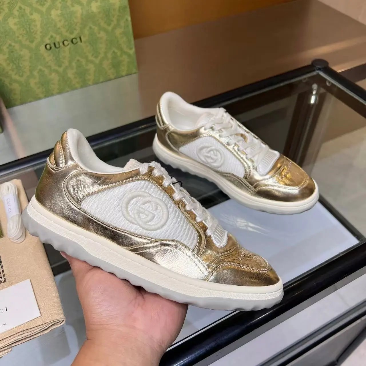 Gucci Sneakers Low-Top Logo — 24
