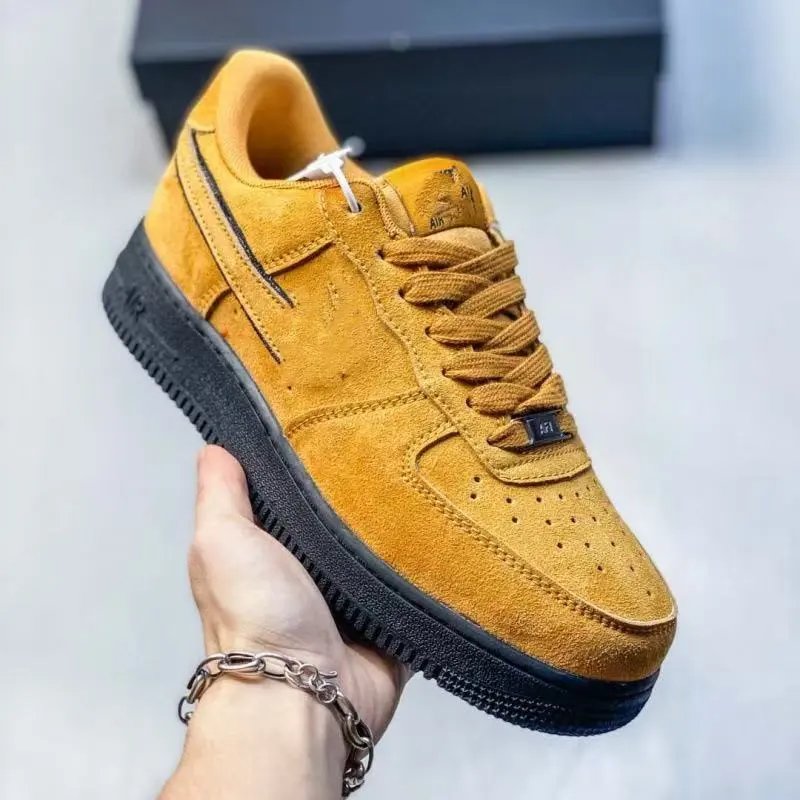 Nike Sneakers Low-Top Lace-Up — 23
