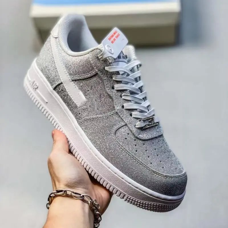 Nike Sneakers Low-Top Lace-Up — 22