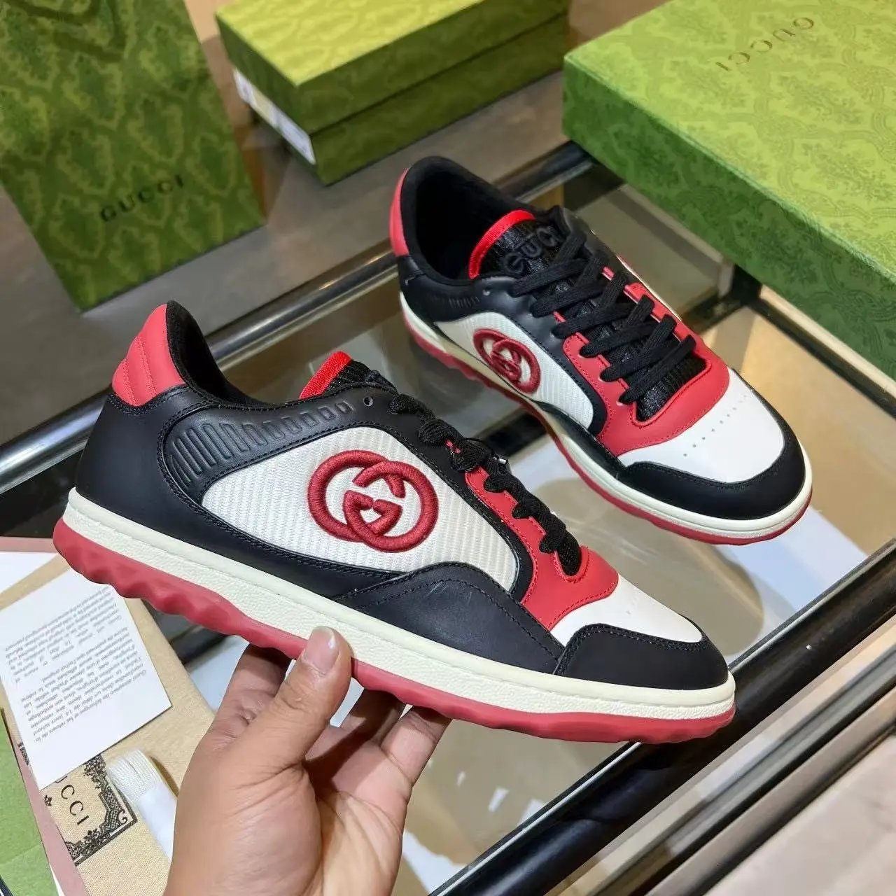 Gucci Sneakers Low-Top Logo — 23