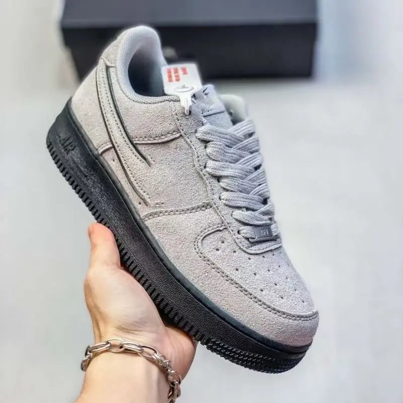 Nike Sneakers Low-Top Lace-Up — 34