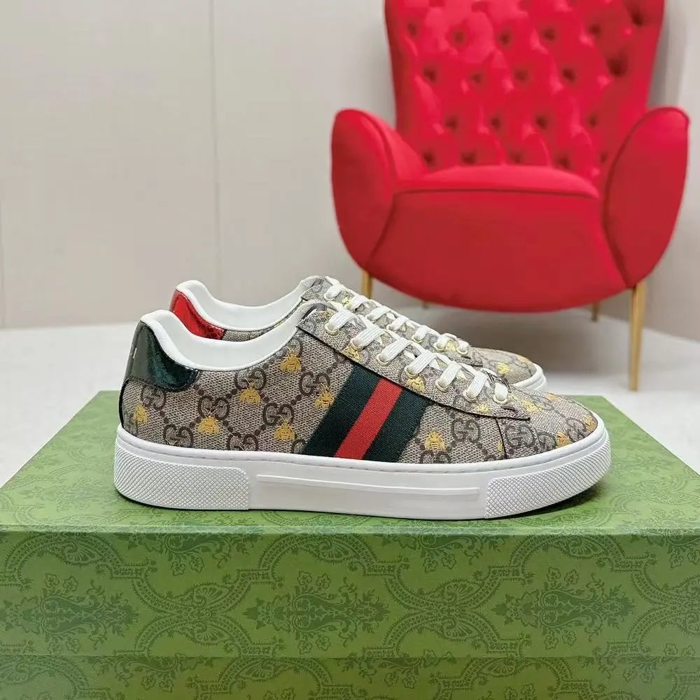 Gucci Sneakers Low-Top Logo — 16