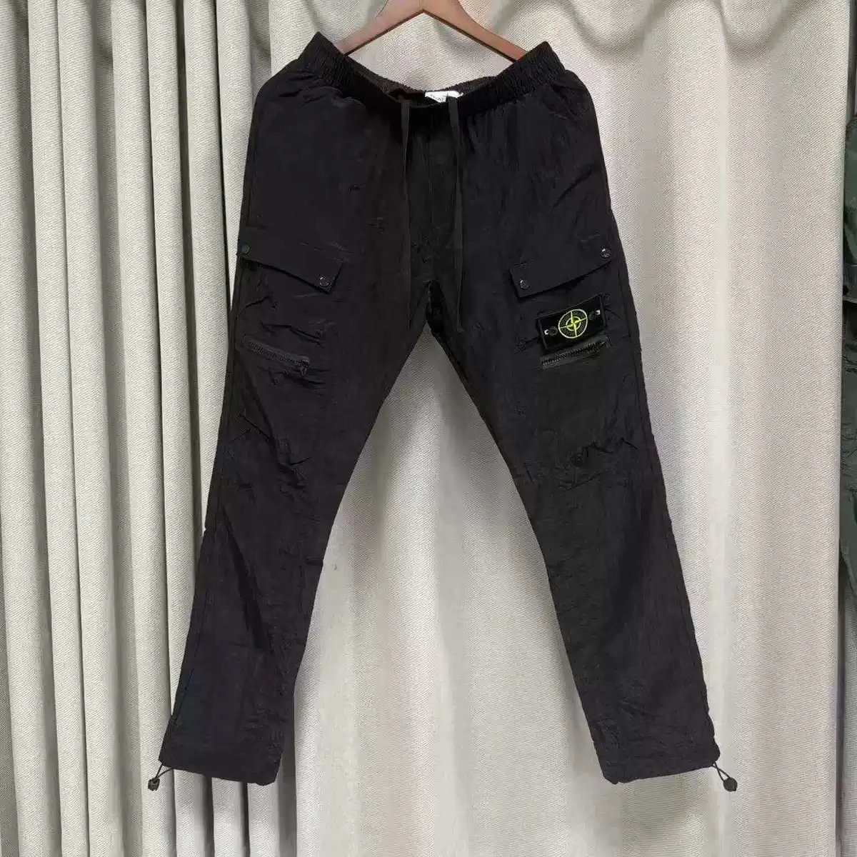 Black 04