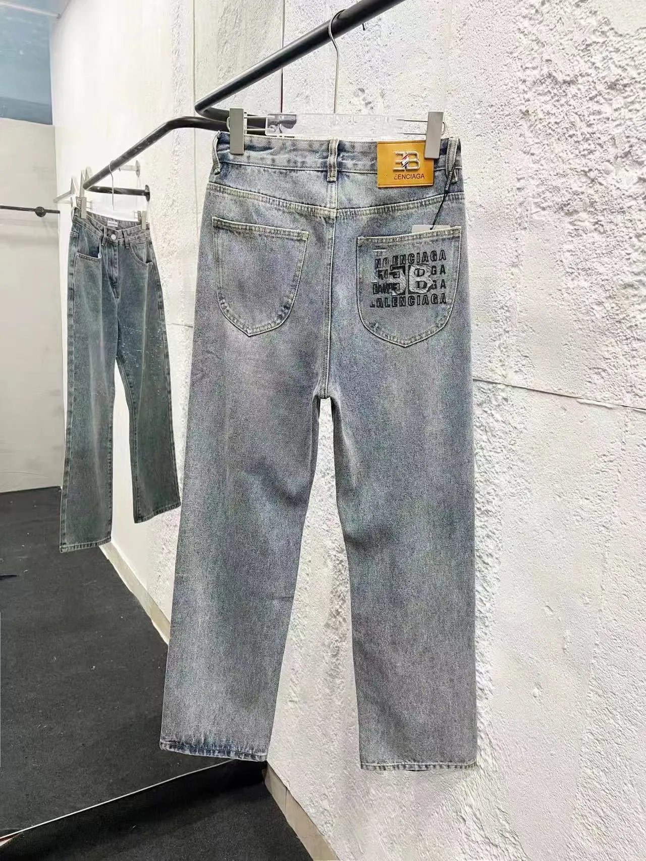 Balenciaga Jeans Logo-Print — 31