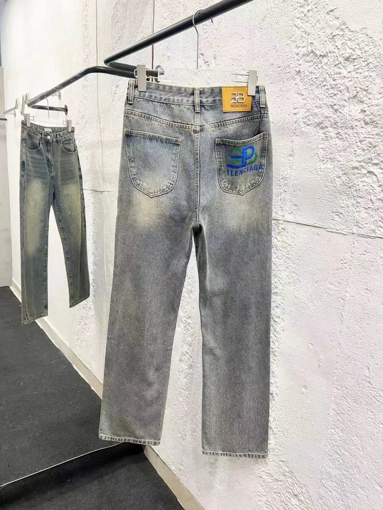 Balenciaga Jeans Logo-Print — 34
