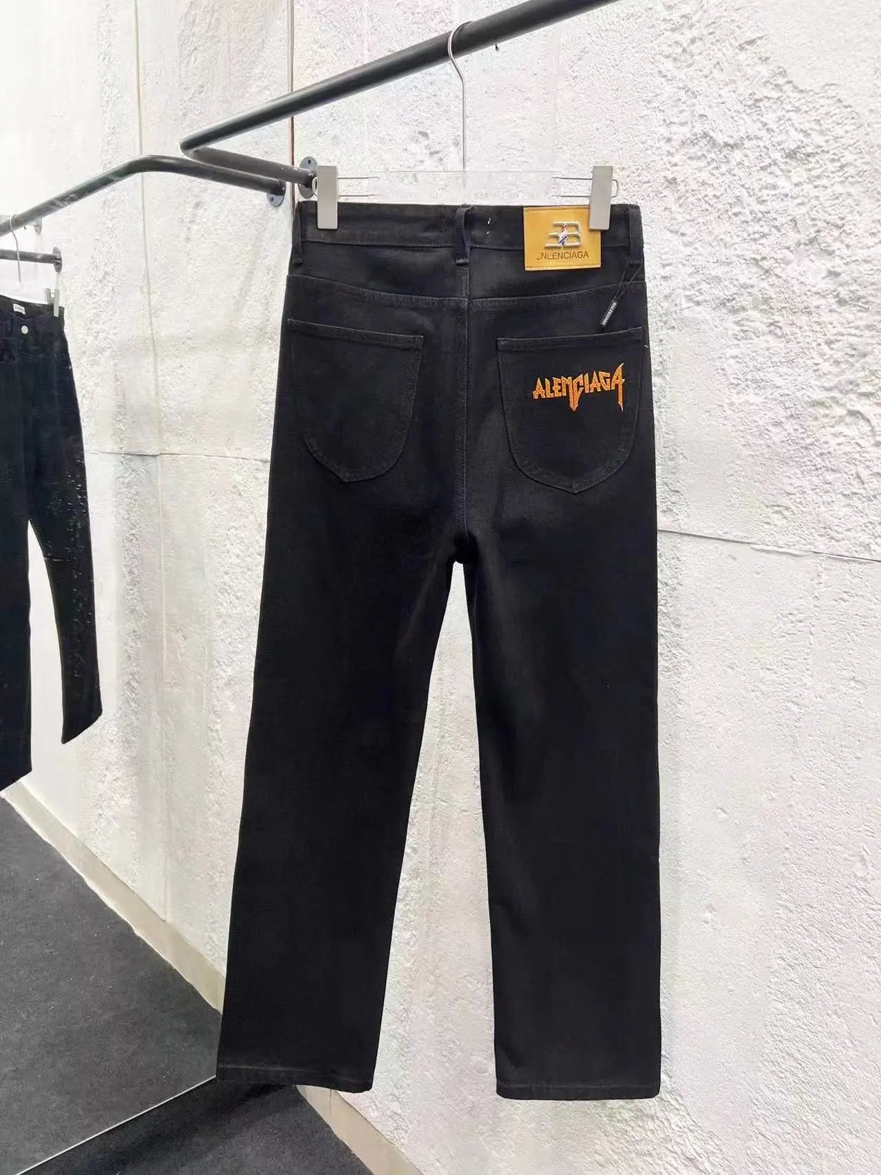 Balenciaga Jeans Logo-Print — 35