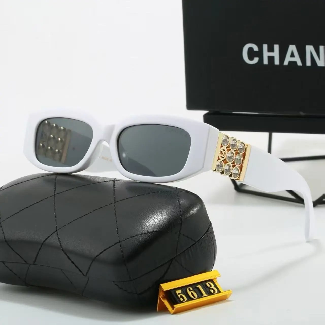Vans Eyewear Rectangular sunglasses with Off The Wall temple logo — 33