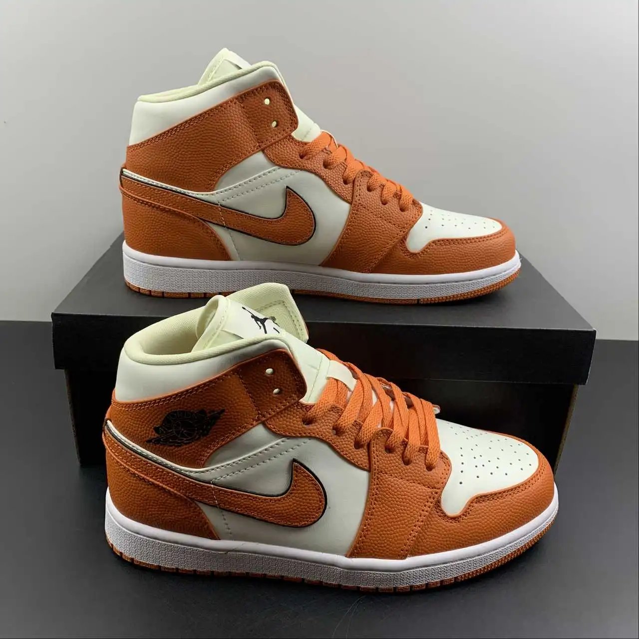 AJ1 Mid | White Orange – DV1302-100