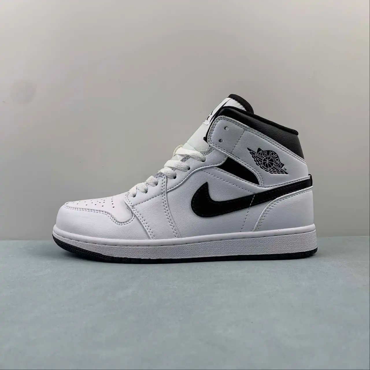 Air Jordan 1 Mid White Black Reverse Panda – DQ8426-132 thumbnail 2
