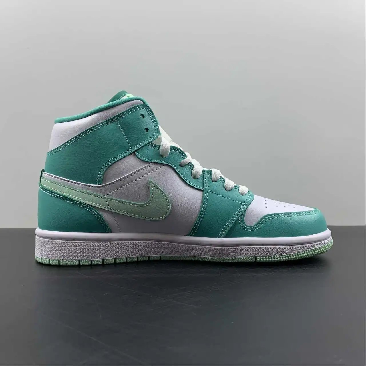 Air Jordan 1 Mid Tiffany Green White – DV2229-300 thumbnail 3