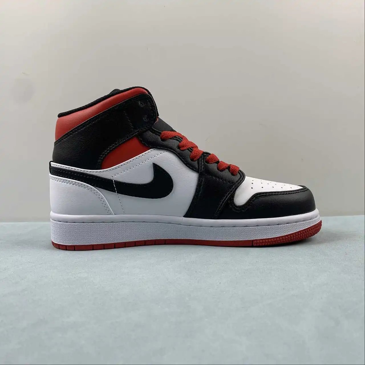 AJ1 Black White Red Bulls – DQ8426-106 thumbnail 3