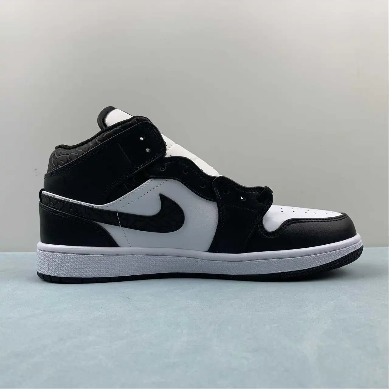 Air Jordan 1 Mid Black White – FB9911-001 thumbnail 3