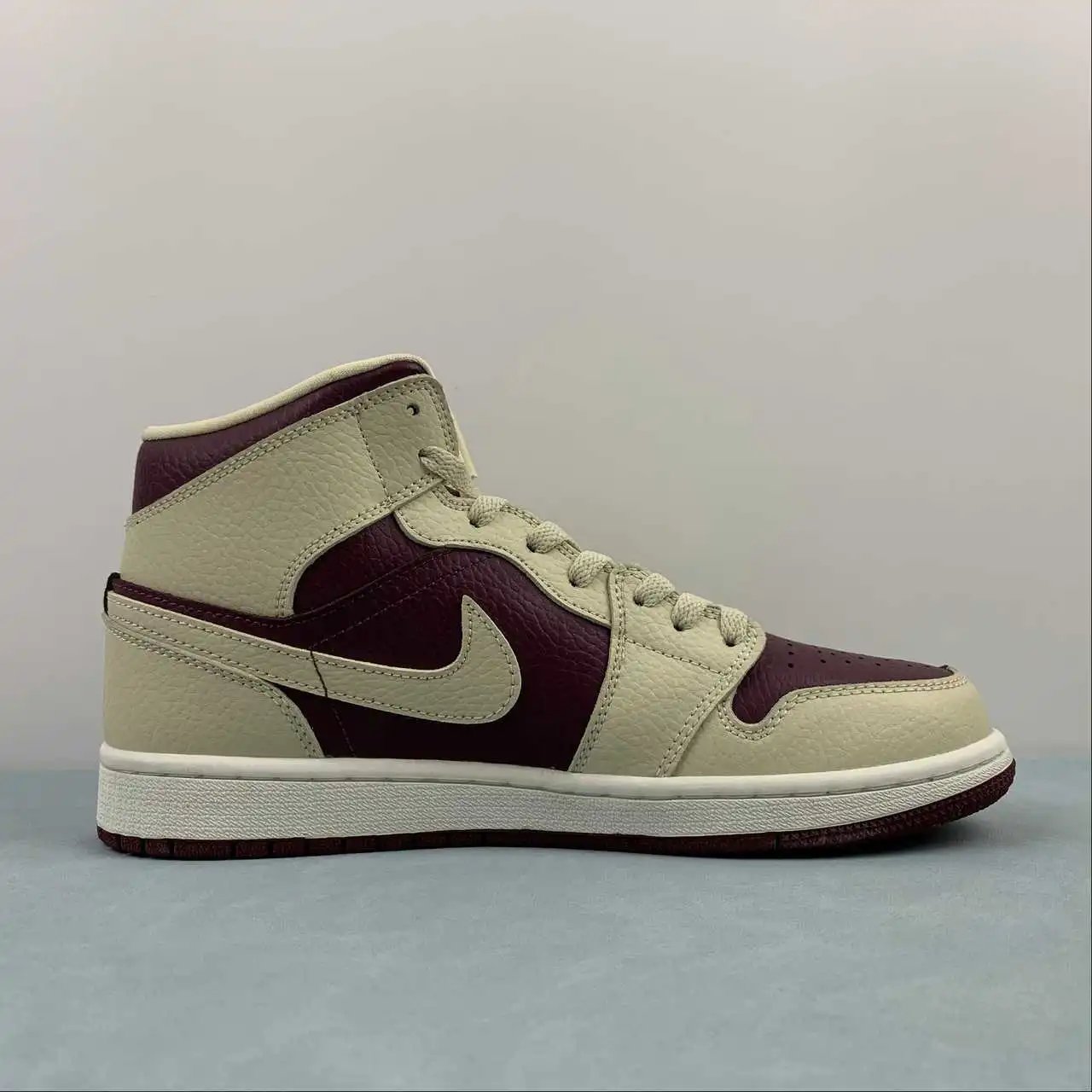 AJ1 Mid Off-White Burgundy – DR0501-200 thumbnail 3