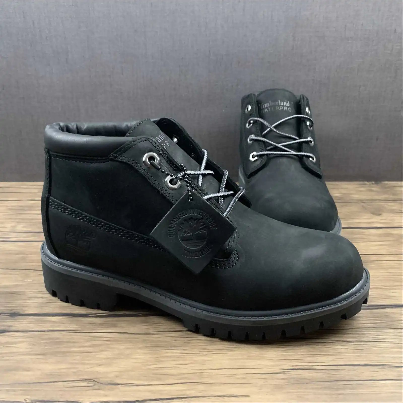 Timberland 纯黑 5 Inch Waterproof Chukka Boot thumbnail 2