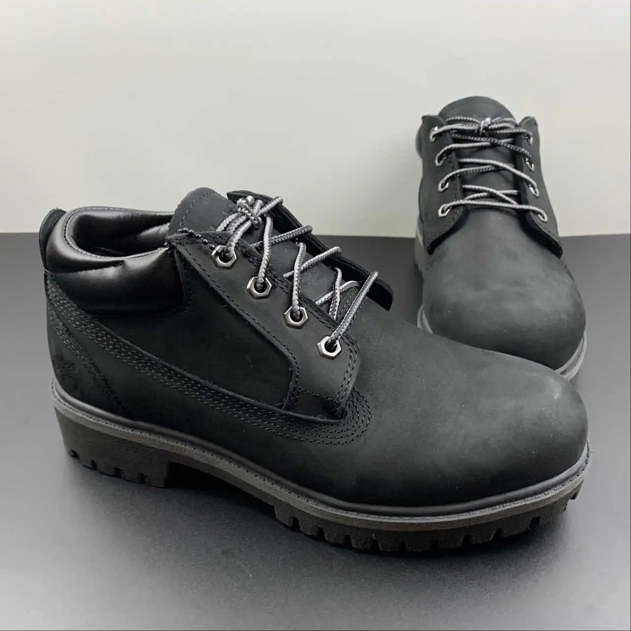 Timberland 纯黑 5-Inch Waterproof Chukka Boot thumbnail 2