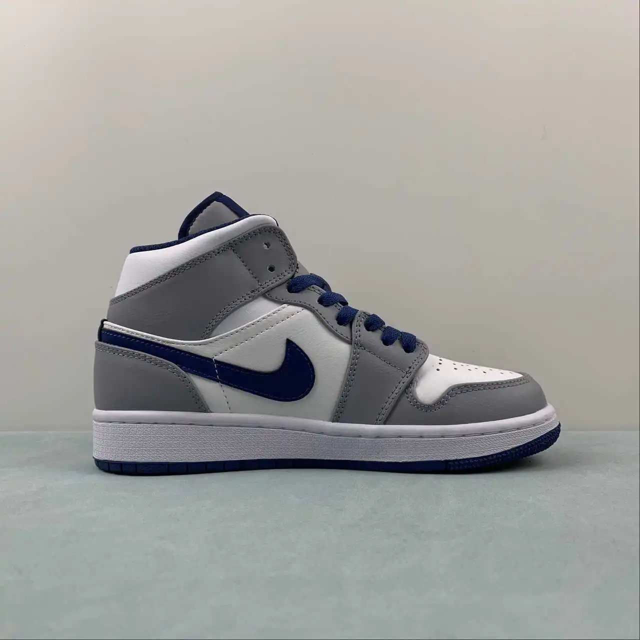 All-Season Versatile AJ1 Grey Blue White – DQ8426-014 thumbnail 3