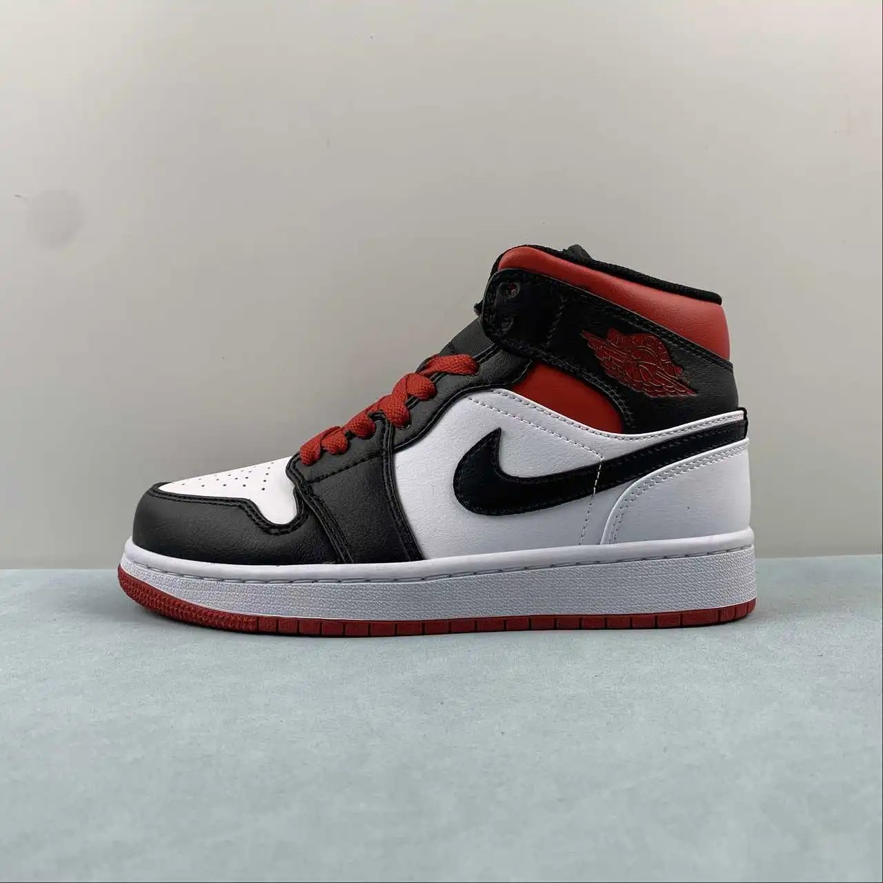 AJ1 Black White Red Bulls – DQ8426-106 thumbnail 2