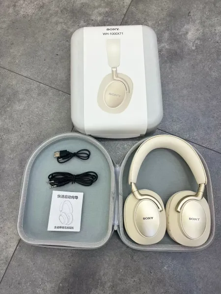 Sony WH-1000X71 Premium Wireless Noise-Cancelling Headphones - 3
