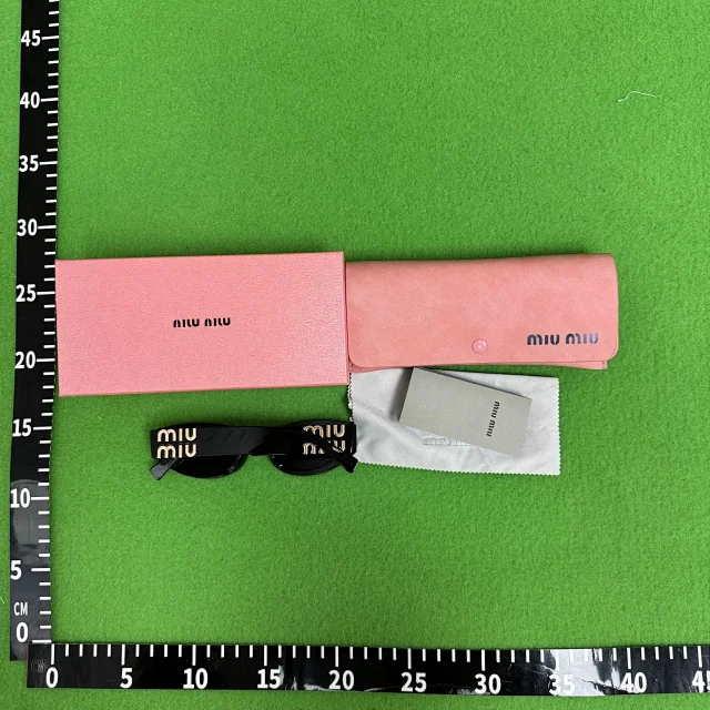Louis Vuitton Eyewear Square-frame polarized sunglasses product detail image 9