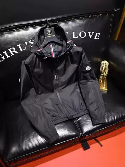 Moncler-4