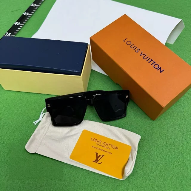 Louis Vuitton Eyewear Square-frame polarized sunglasses product detail image 6