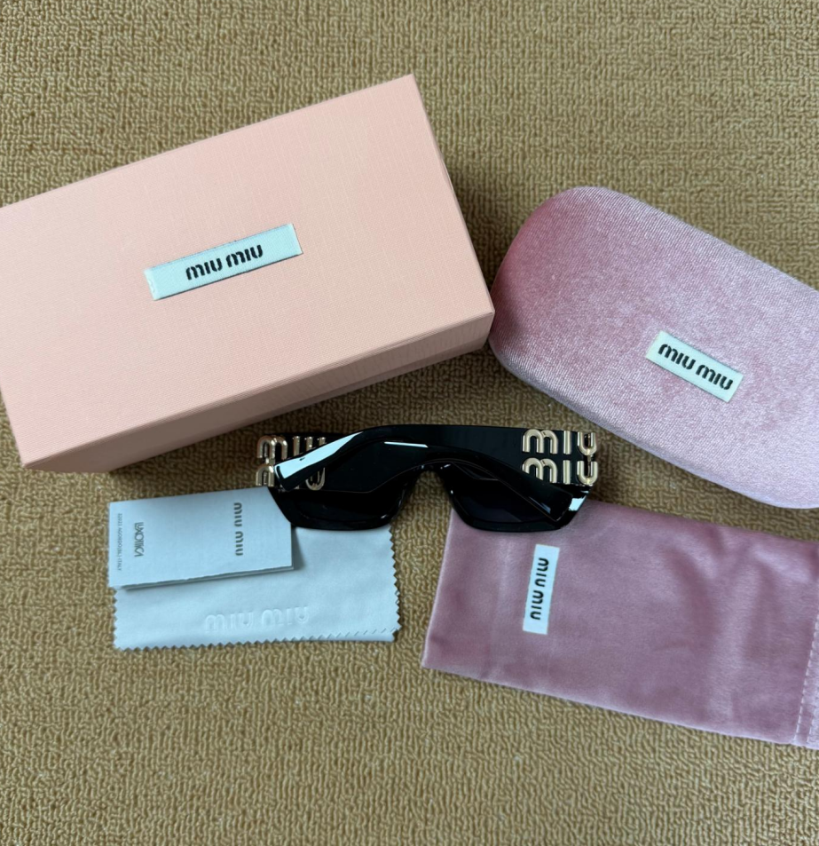 Louis Vuitton Eyewear Square-frame polarized sunglasses — Miu Miu-1