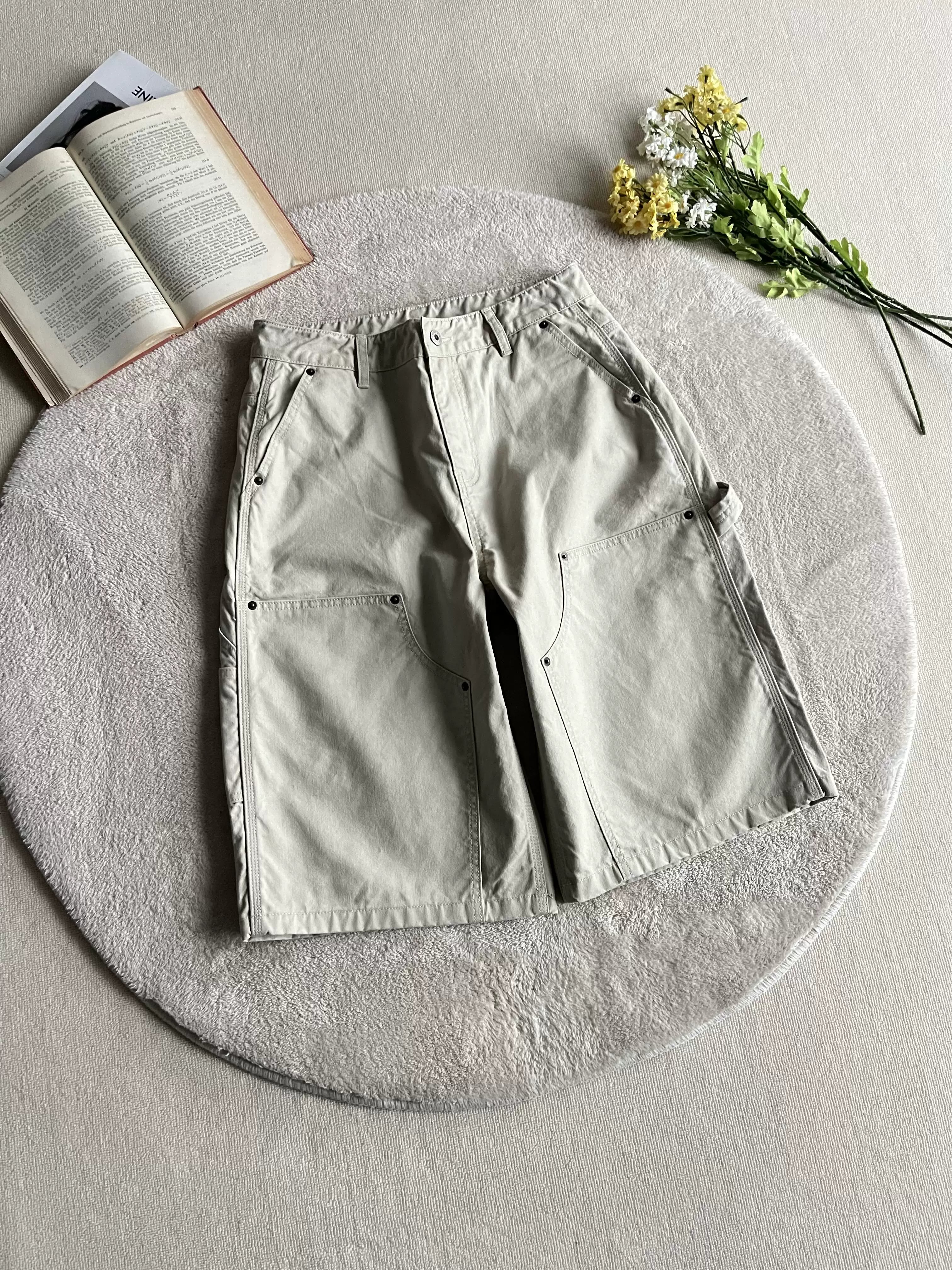 light khaki