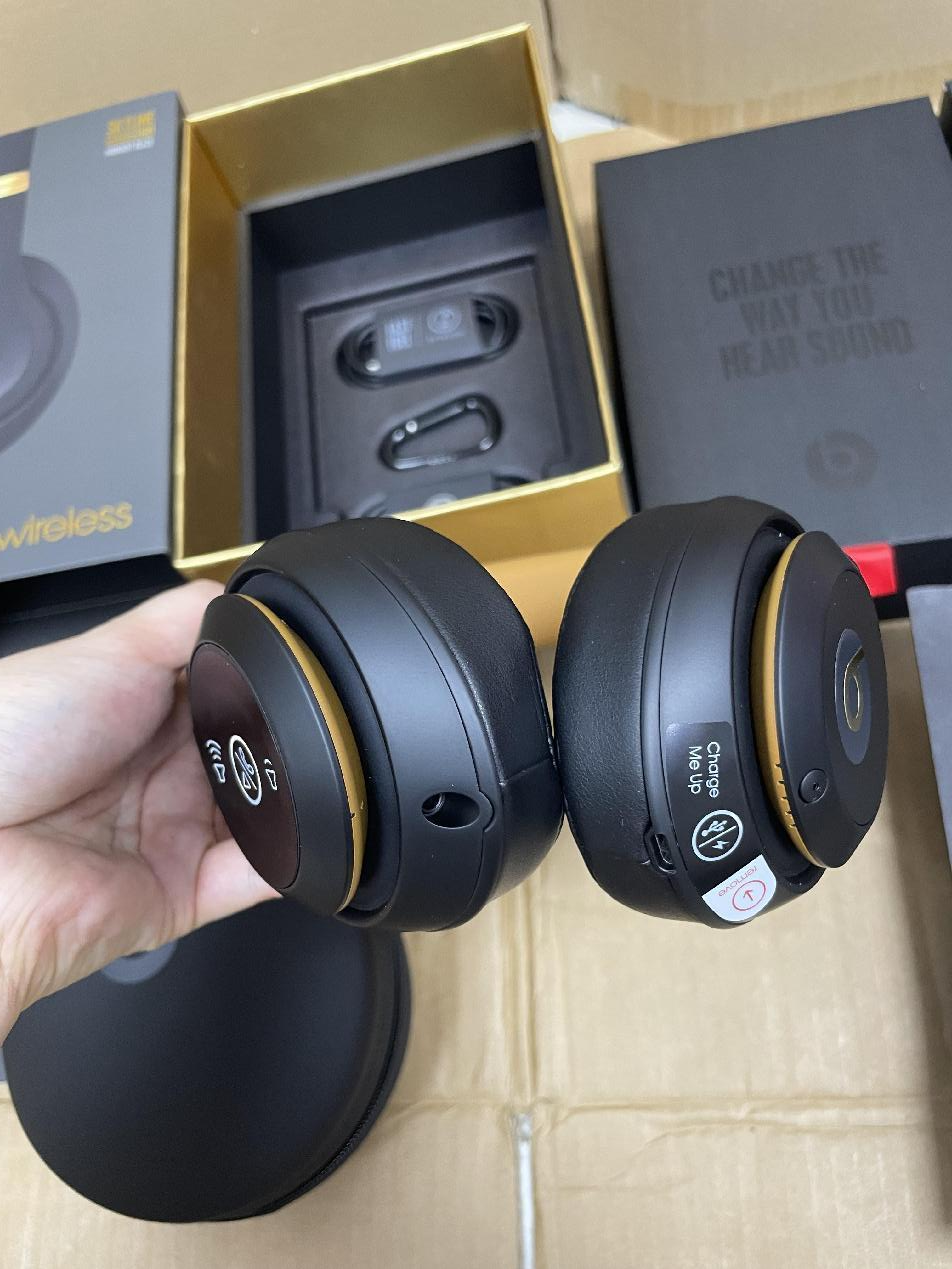 Beats Studio3 Wireless Headphones product detail 7
