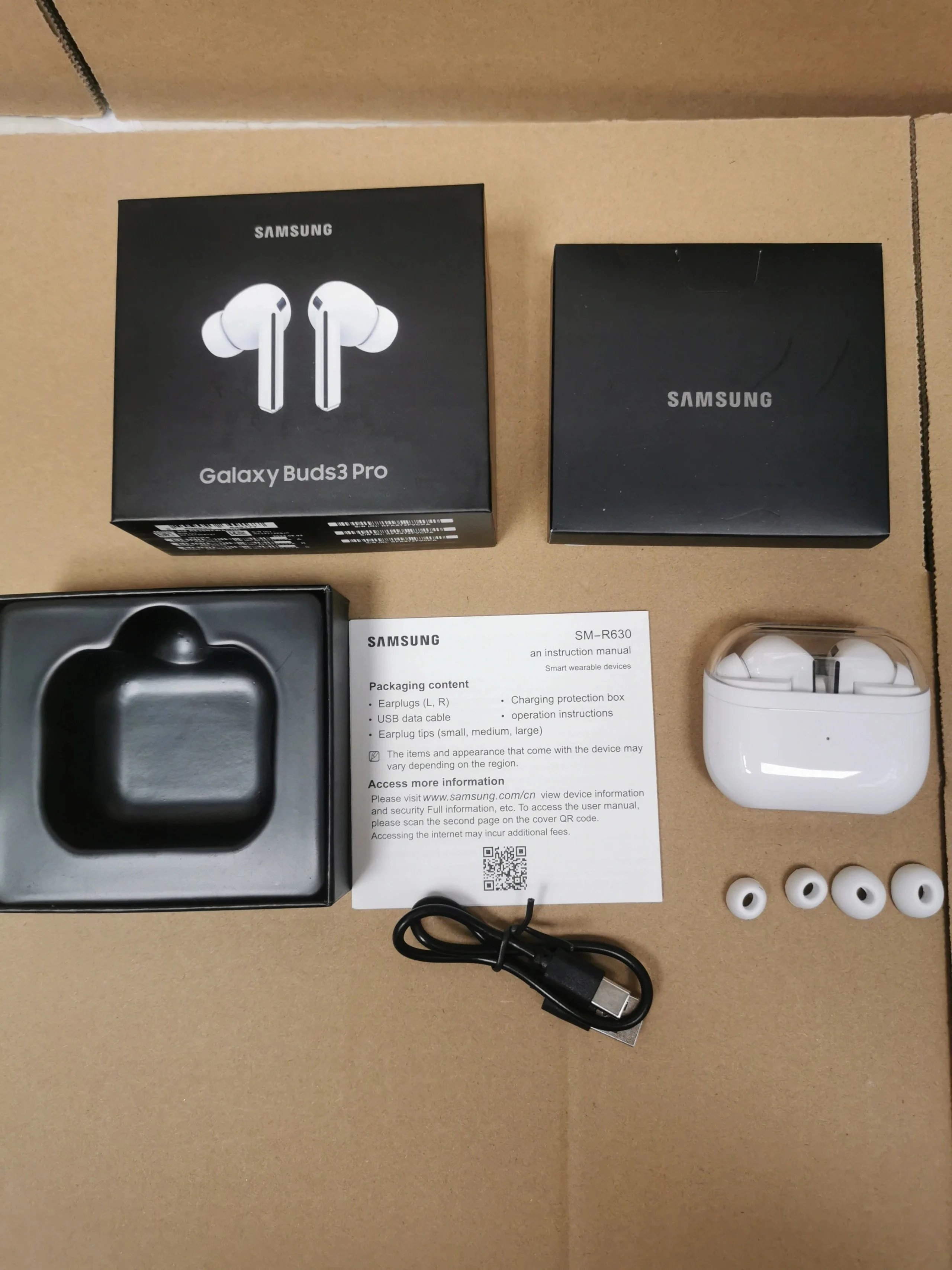 Samsung Galaxy Buds3 Pro Earbuds product detail 1