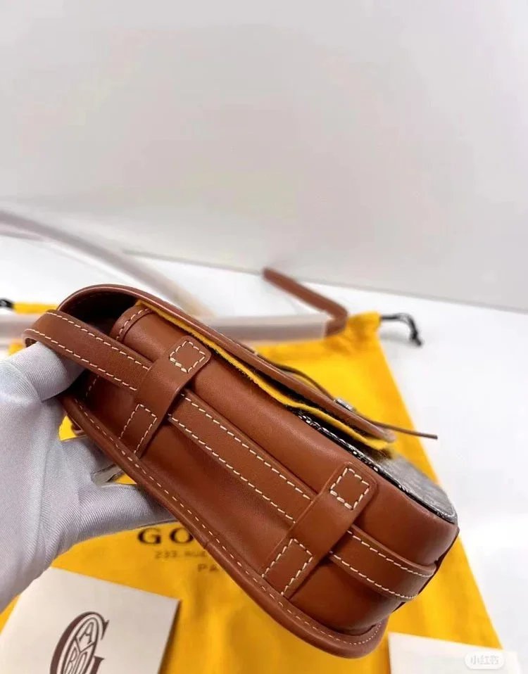 Monogram Shoulder Bag product detail 18