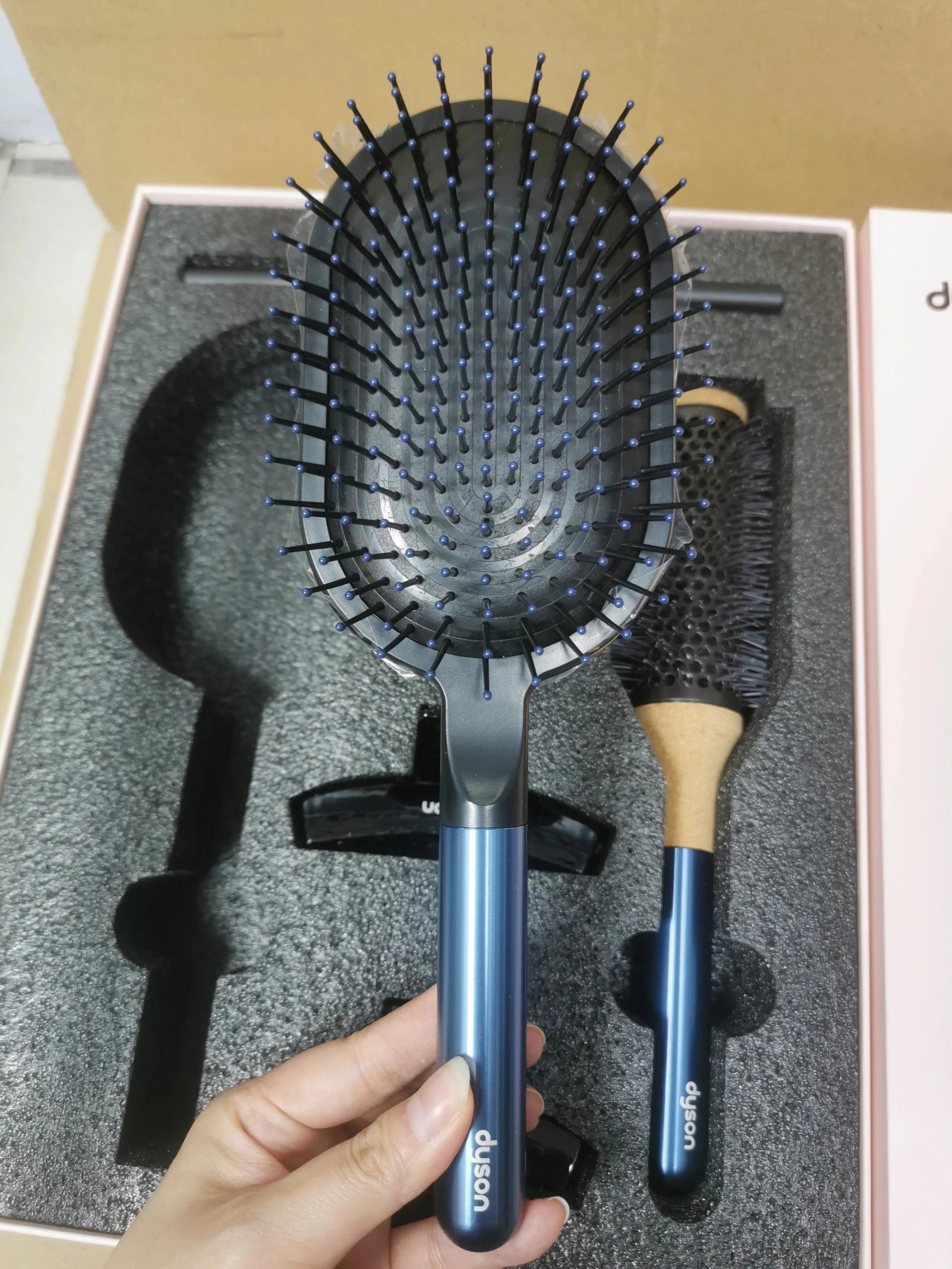 Dyson Hair Brush Set product detail 2