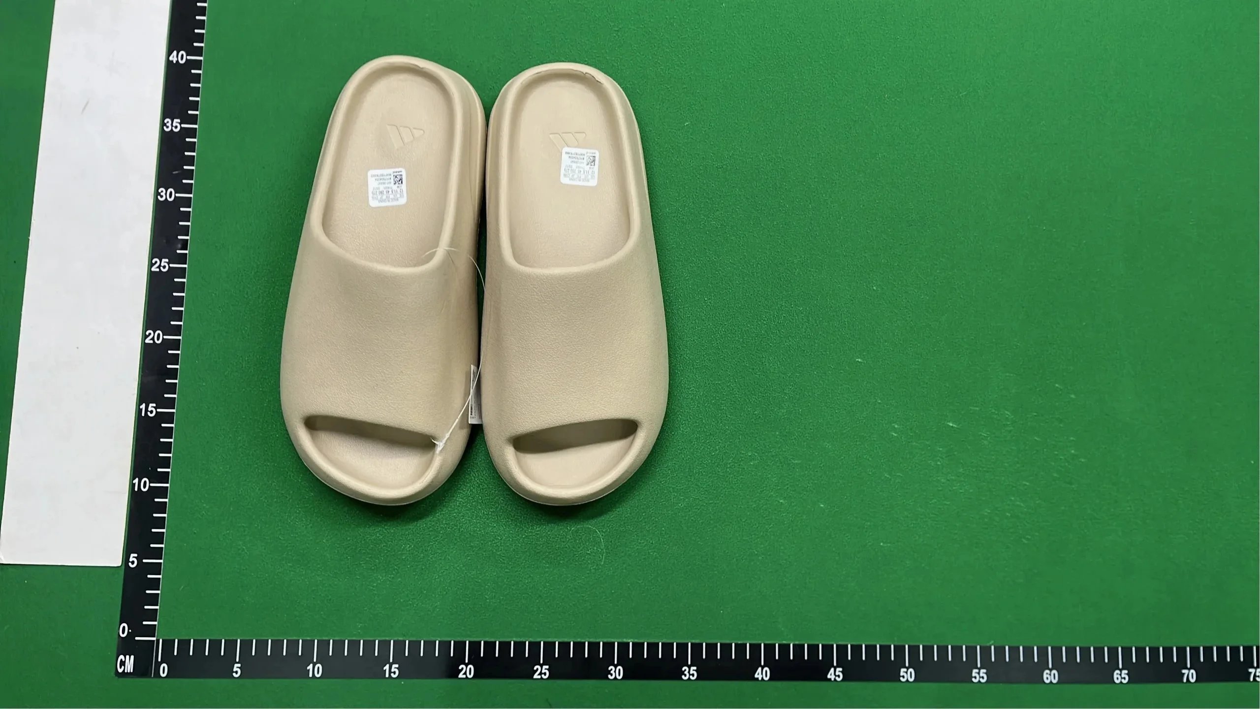Yeezy Slide Sandals product detail 2