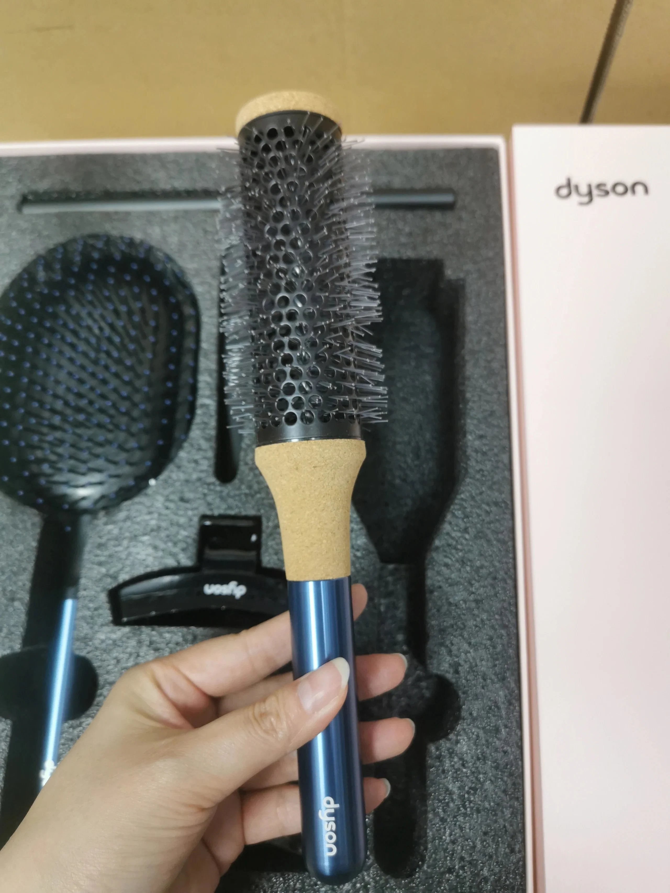Dyson Hair Brush Set product detail 1