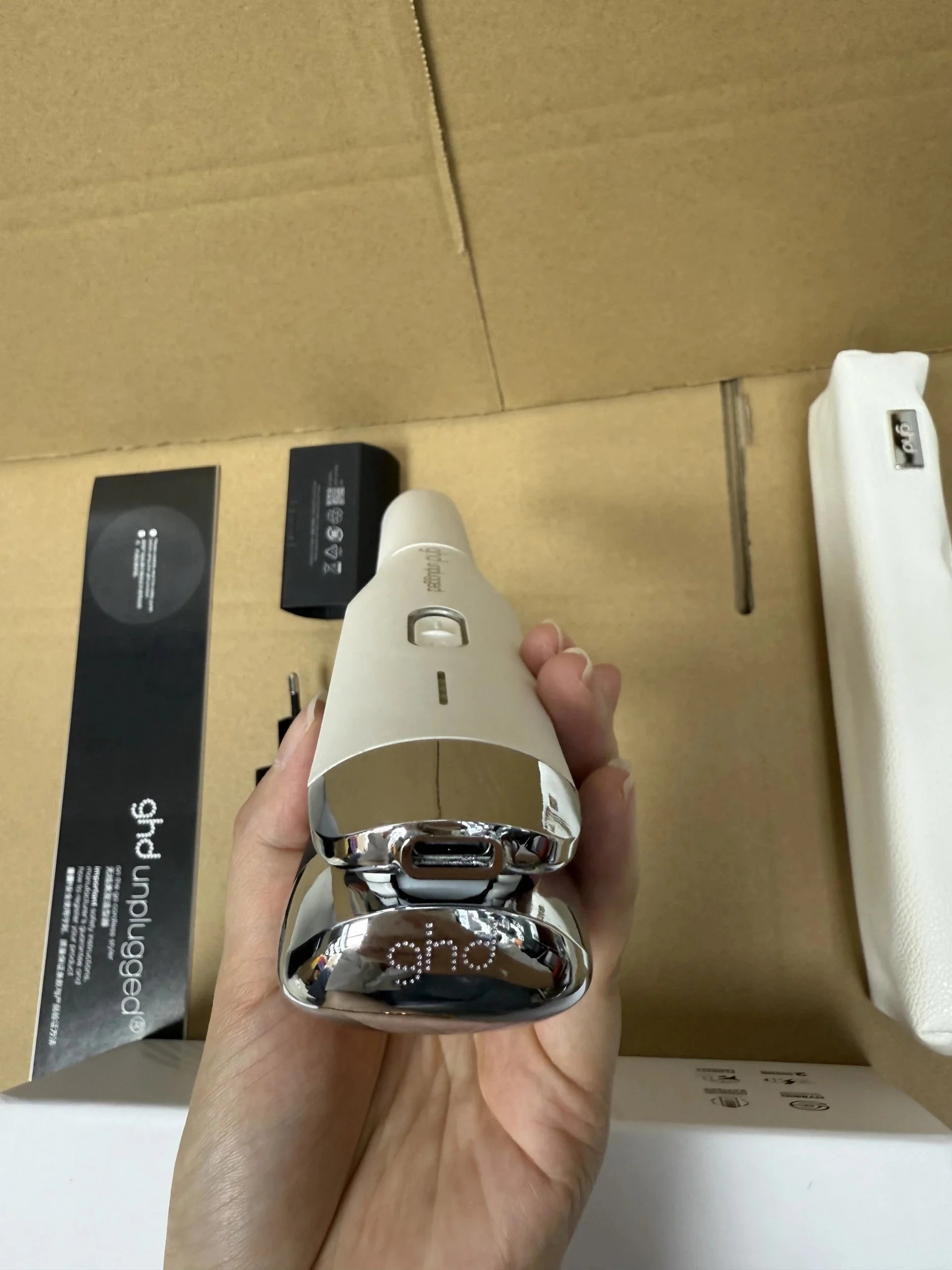 ghd Unplugged Hair Styler product detail 1