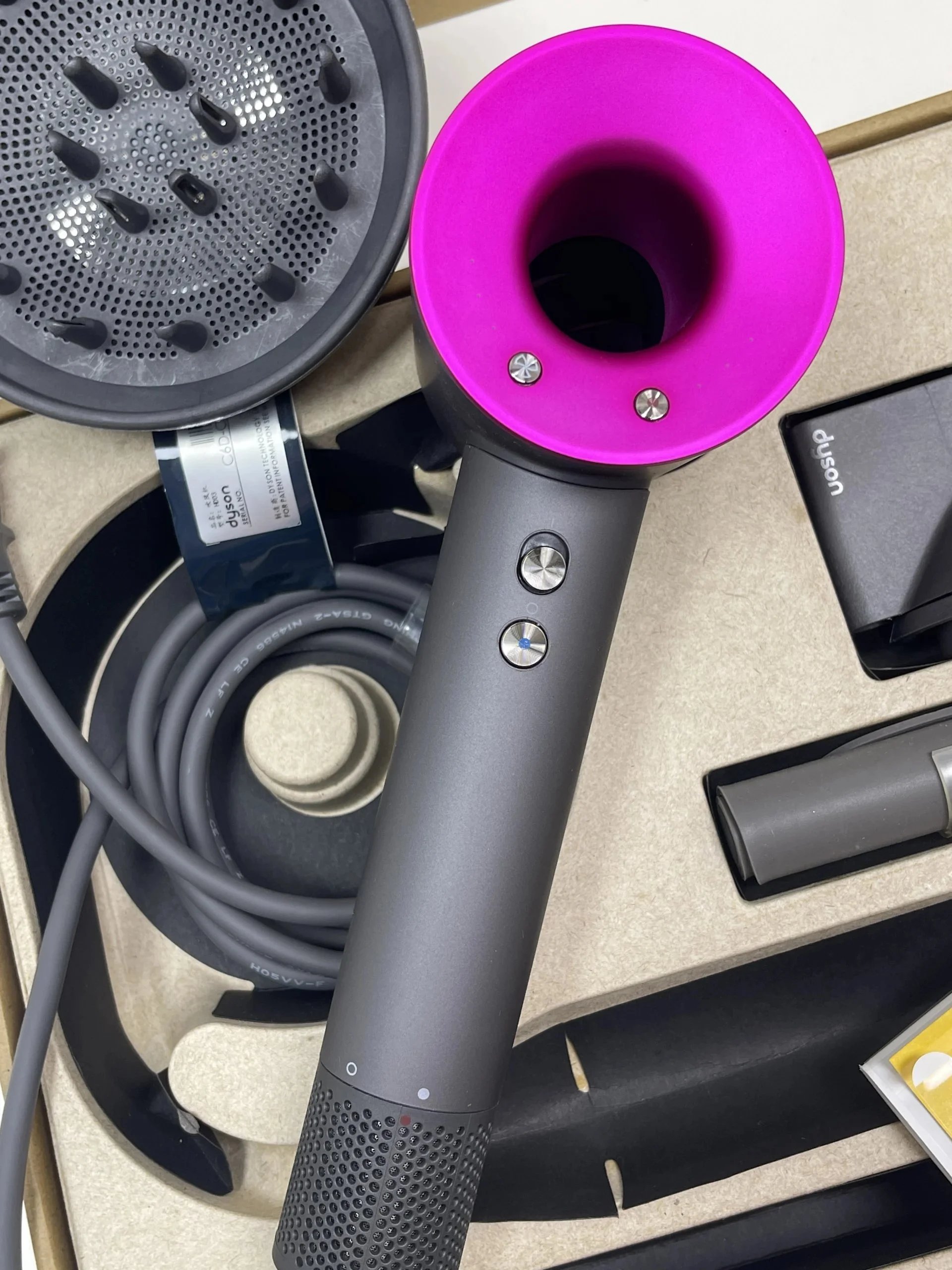 Dyson HD03 Hair Dryer product detail 2