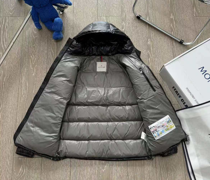 Moncler Hooded Down Jacket product detail 7