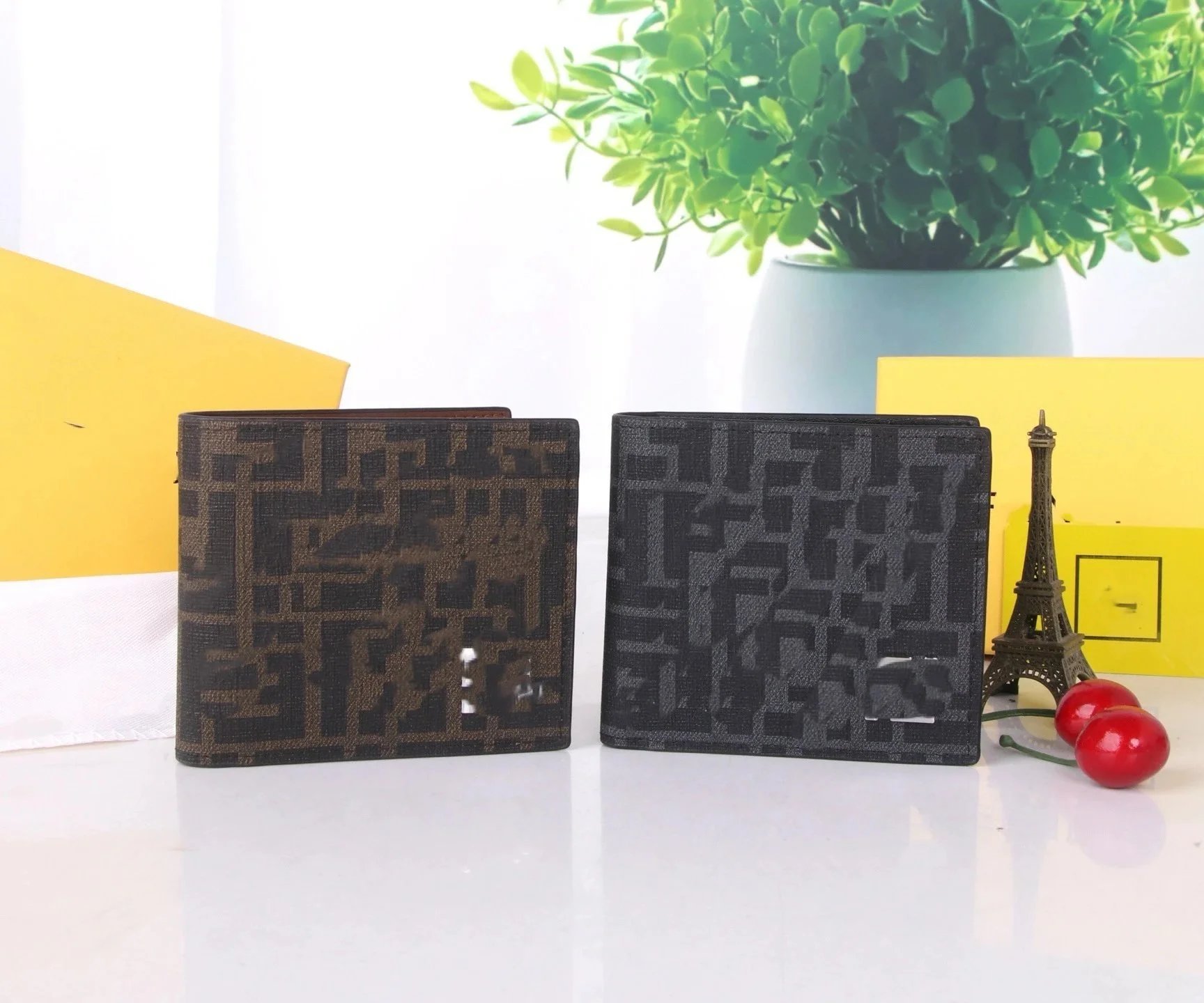 Monogram Card Holder product detail 1