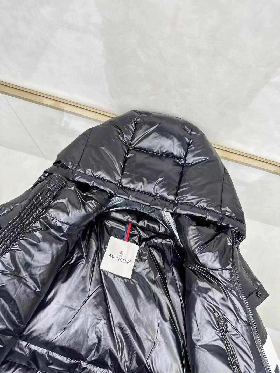 Moncler Hooded Puffer Jacket product detail 2