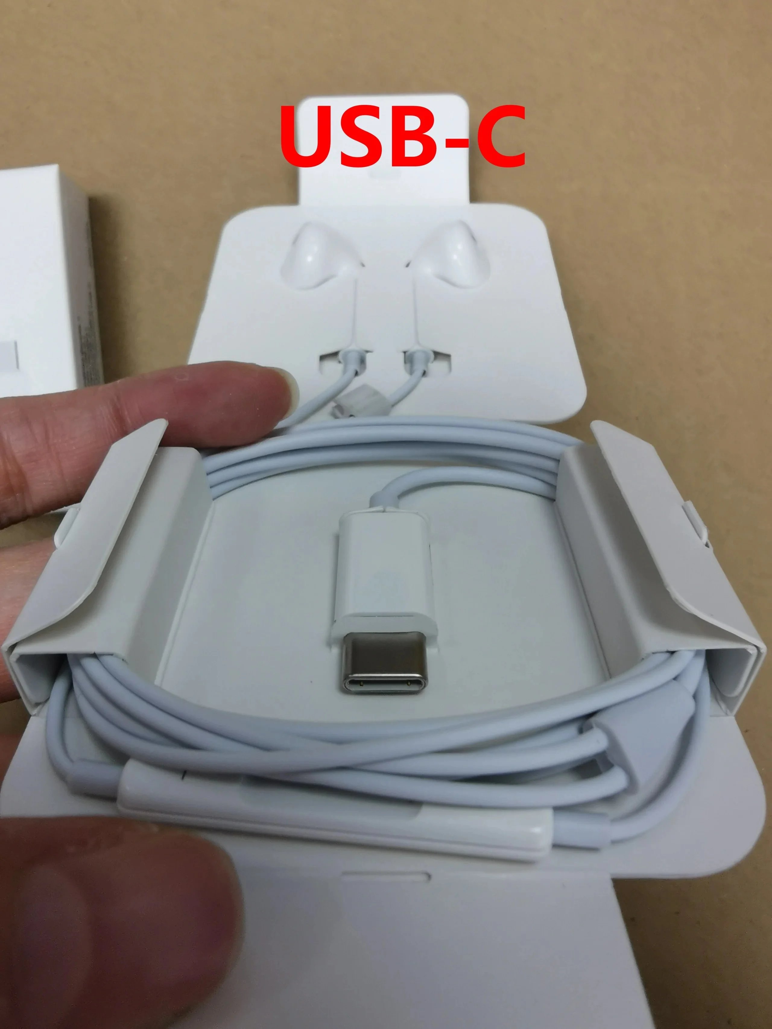 Apple EarPods Wired Earphones product detail 3