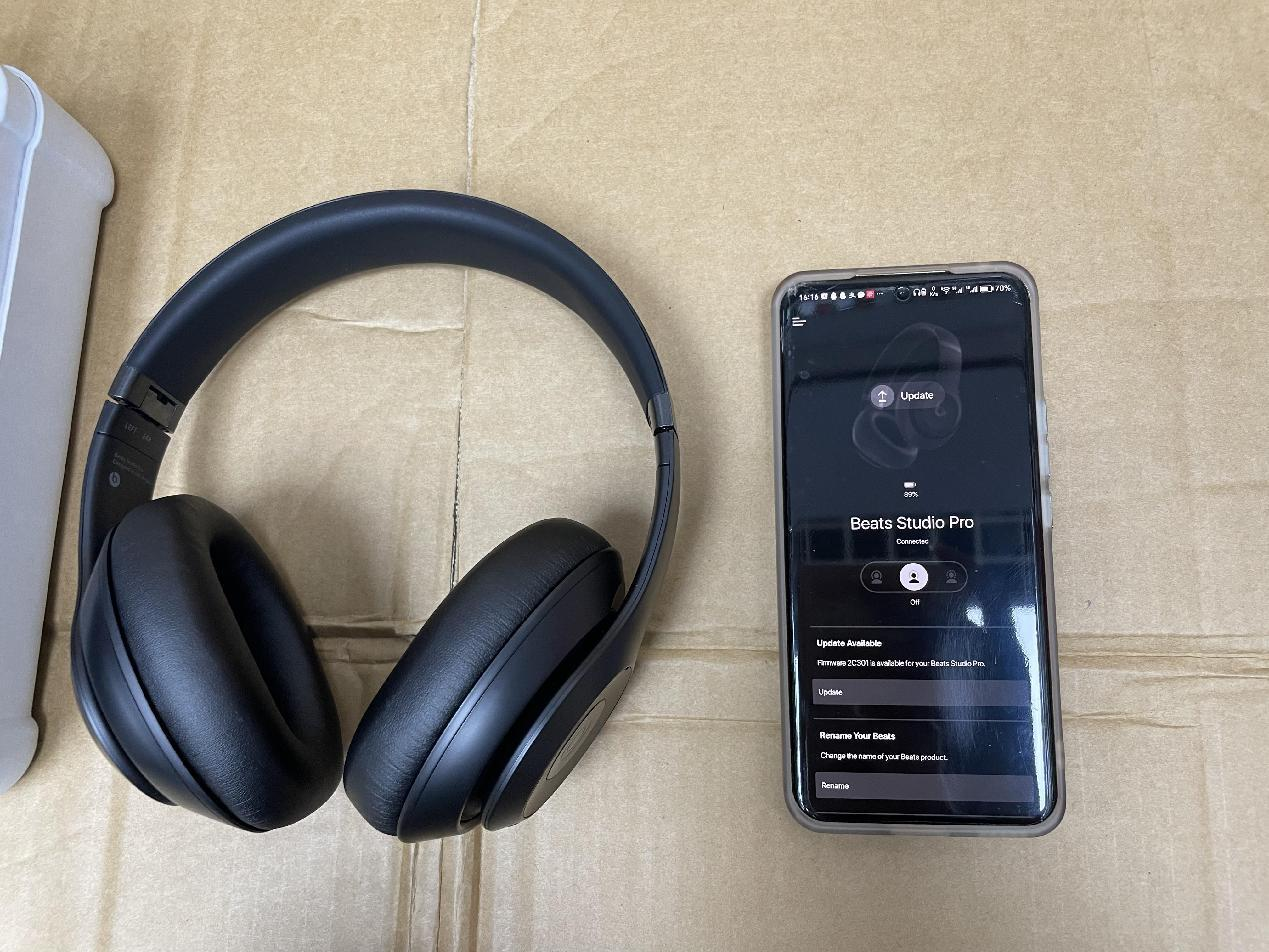 Beats Studio Pro Headphones product detail 8