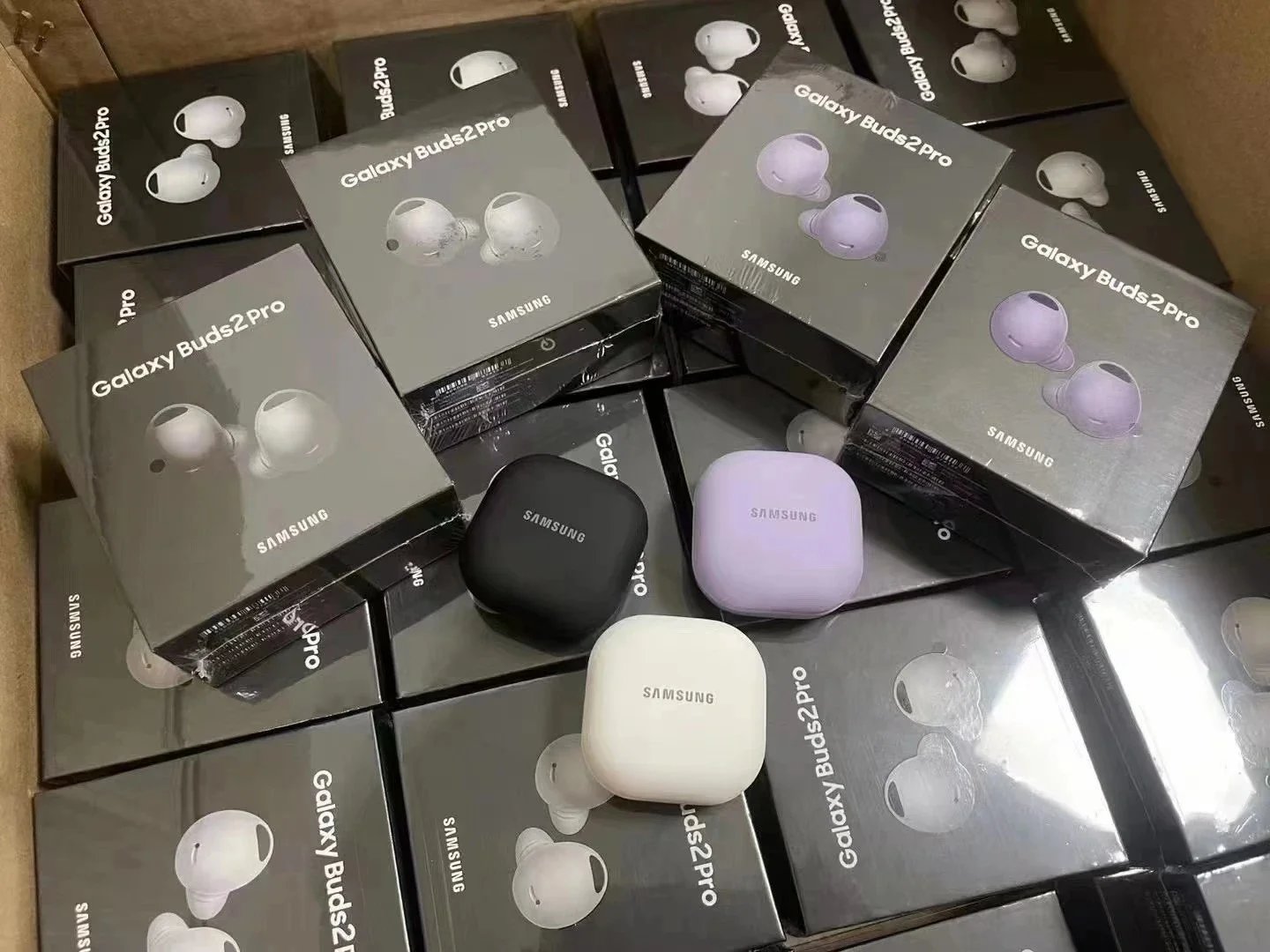 Samsung Galaxy Buds2 Pro Earbuds product detail 2