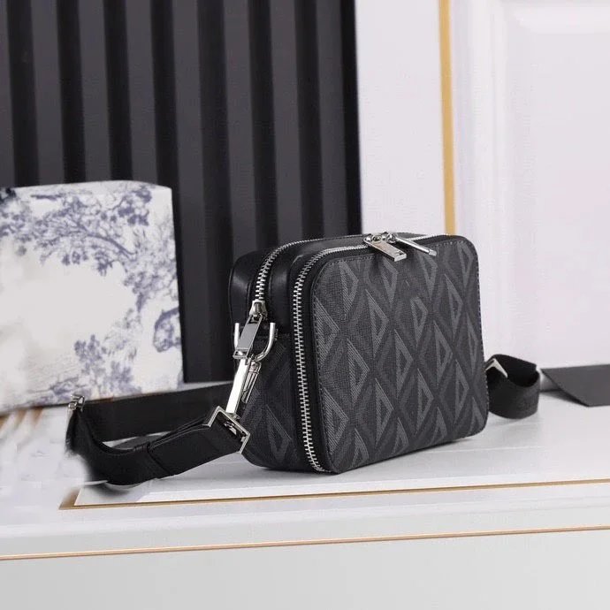 Patterned Camera Bag product detail 3