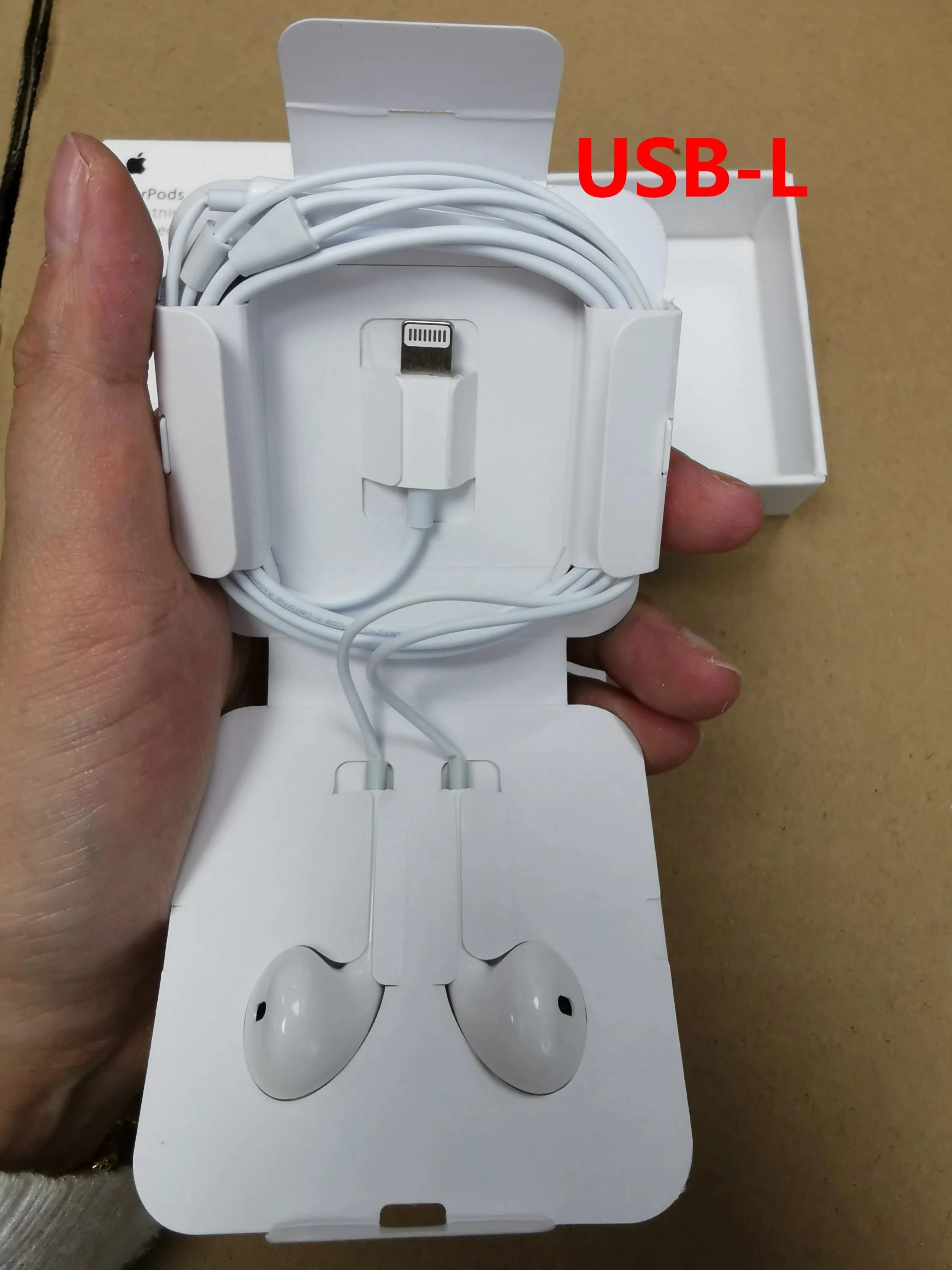 Apple EarPods Wired Earphones product detail 8
