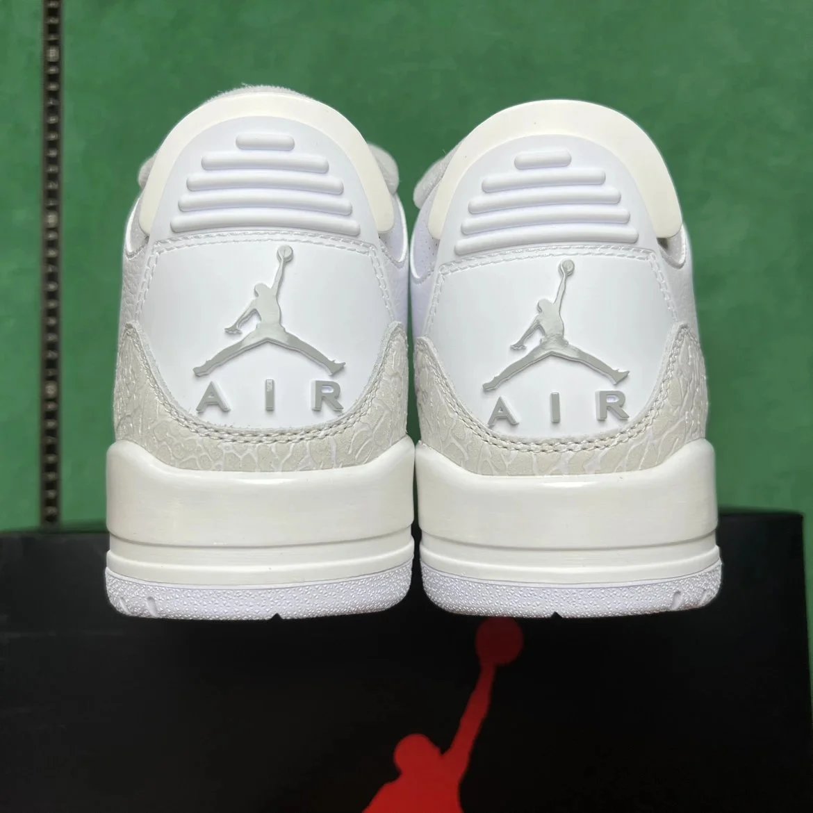 Air
Jordon product detail 35