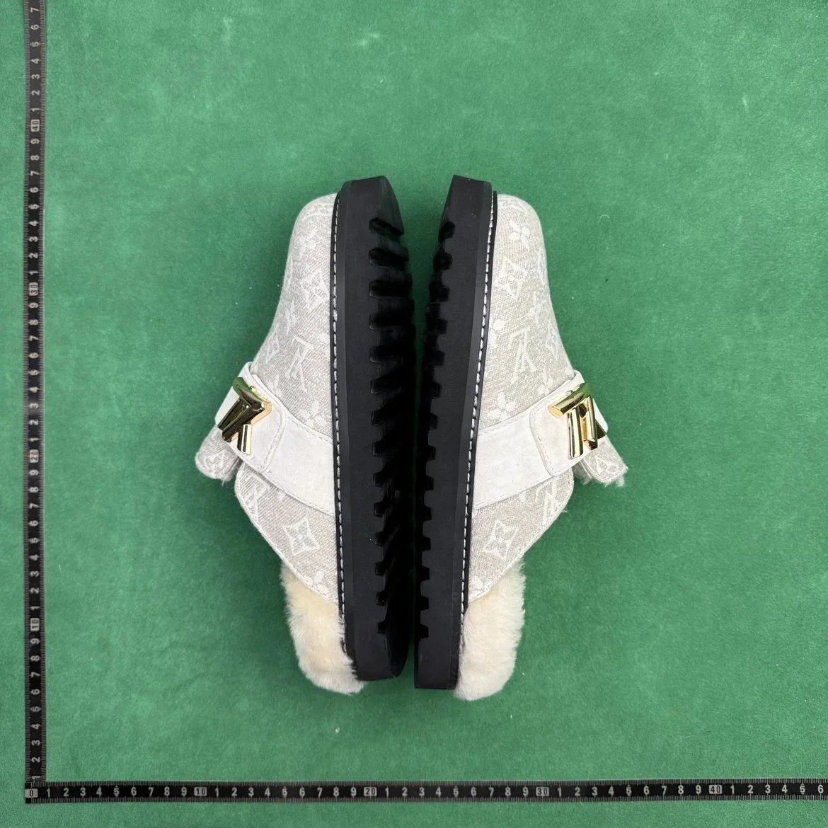 LV
shoes product detail 4