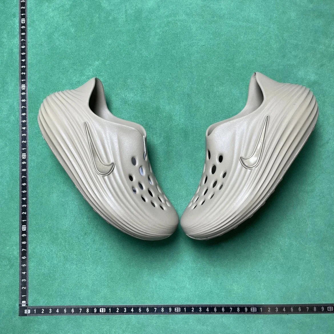 Slides product detail 9