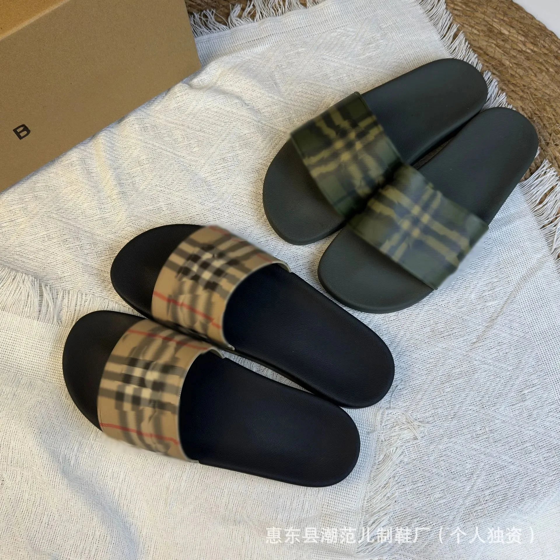 Plaid Slides Sandals product detail 2