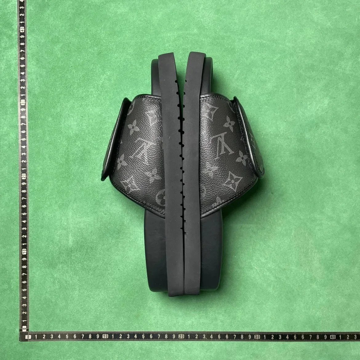 LV
shoes product detail 2