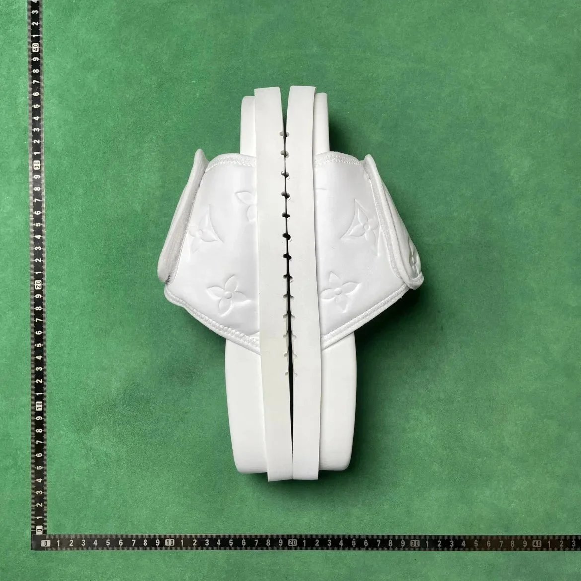 LV
shoes product detail 7