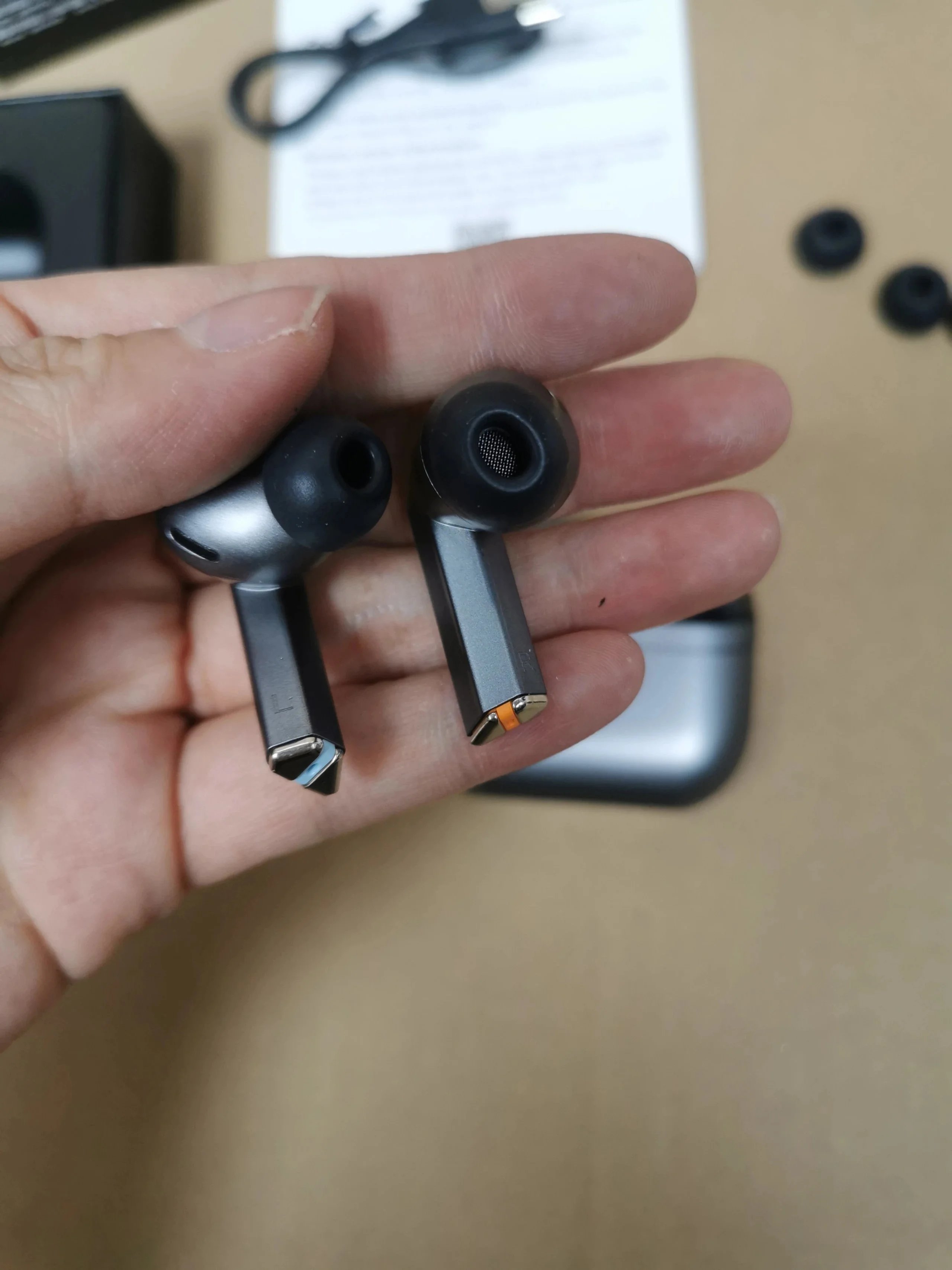 Samsung Galaxy Buds3 Pro Earbuds product detail 7